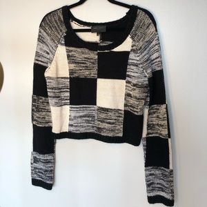 Knit Color Block Sweater Black & White Size L Juniors